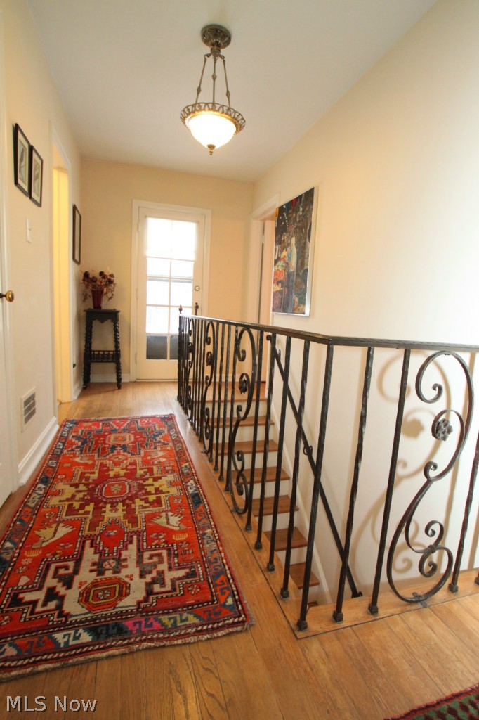 2592 Fenwick Road Cleveland, OH 44118 - Photo 20 of 25