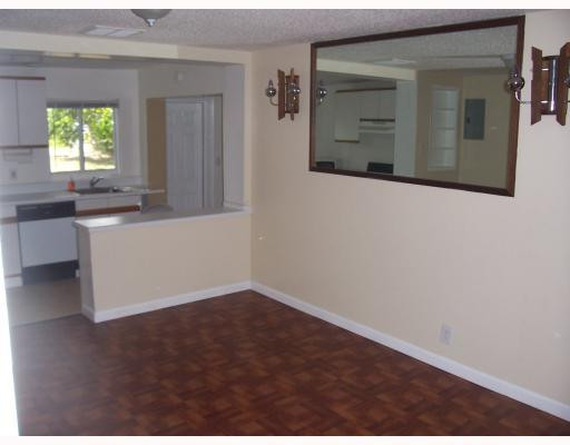 38 Allen Road Hollywood, FL 33023 - Photo 7 of 10 Dining Room