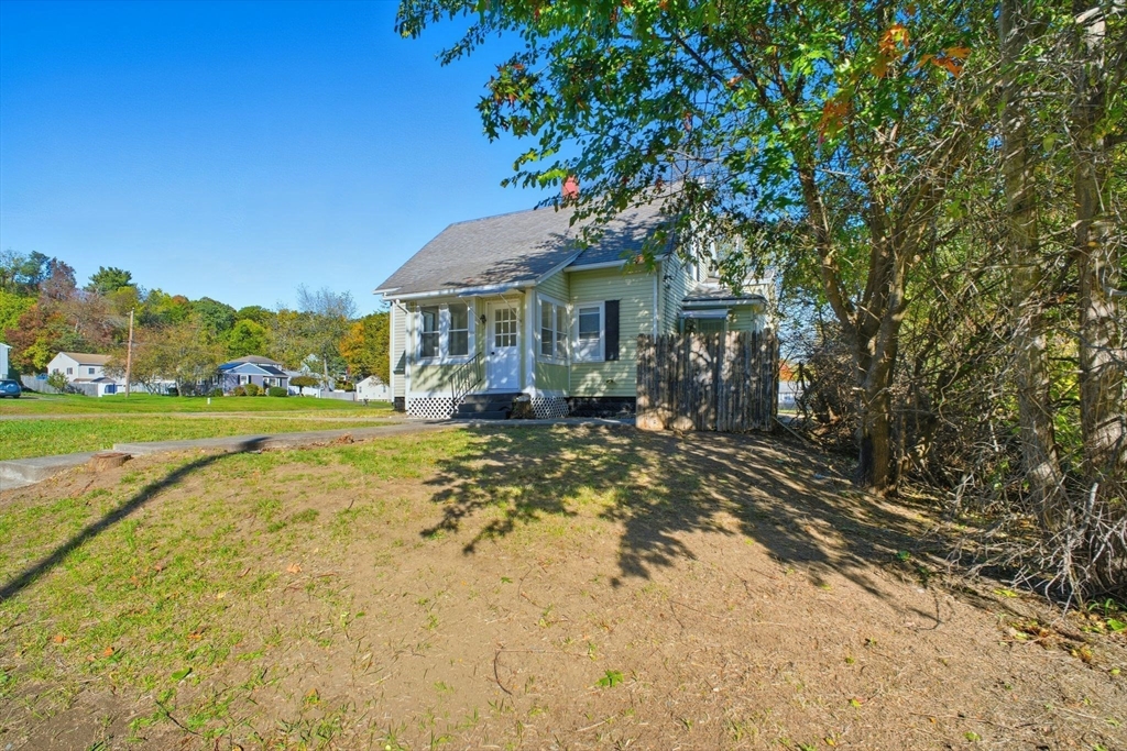 114 Connecticut Avenue West Springfield, MA 01089 - Photo 30 of 30 a front view of a house with a yard