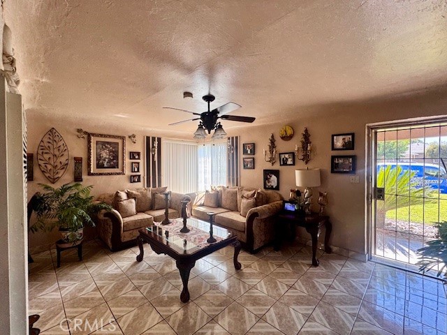 1105 Austin Street Madera, CA 93638 - Photo 5 of 19