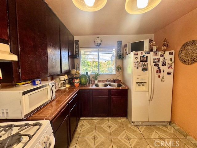 1105 Austin Street Madera, CA 93638 - Photo 9 of 19