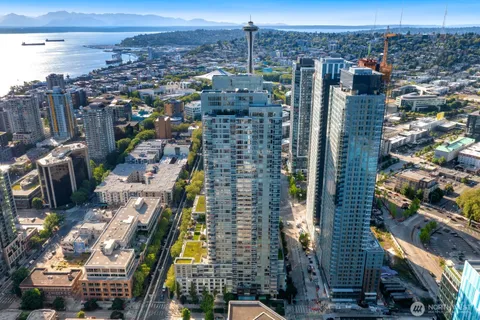 $925,000 | 588 Bell Street, Unit 2102S, Seattle, WA 98121