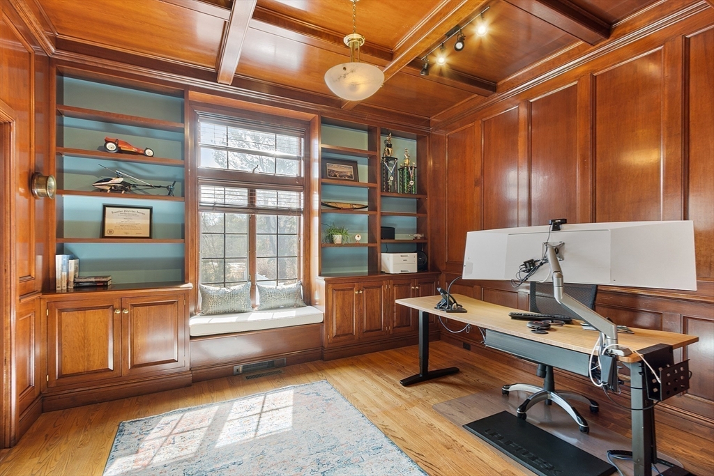 336 Lexington Road Concord, MA 01742 - Photo 13 of 41 a workspace with furniture and window