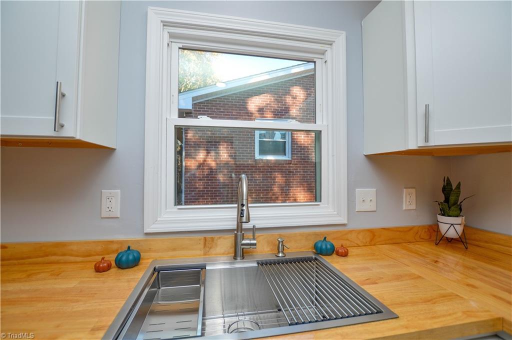 3546 Shaw Road Winston-Salem, NC 27105 - Photo 12 of 31