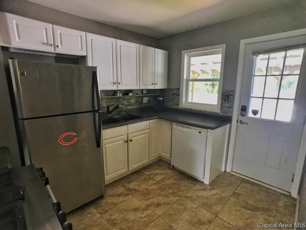 69 Windsor Road Springfield, IL 62702 - Photo 8 of 16