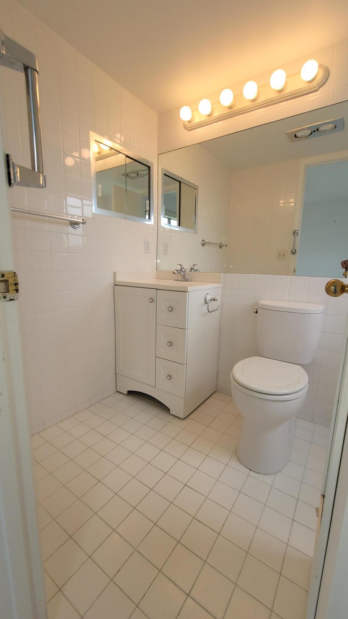 405 Windsor R West Palm Beach, FL 33417 - Photo 16 of 51 15