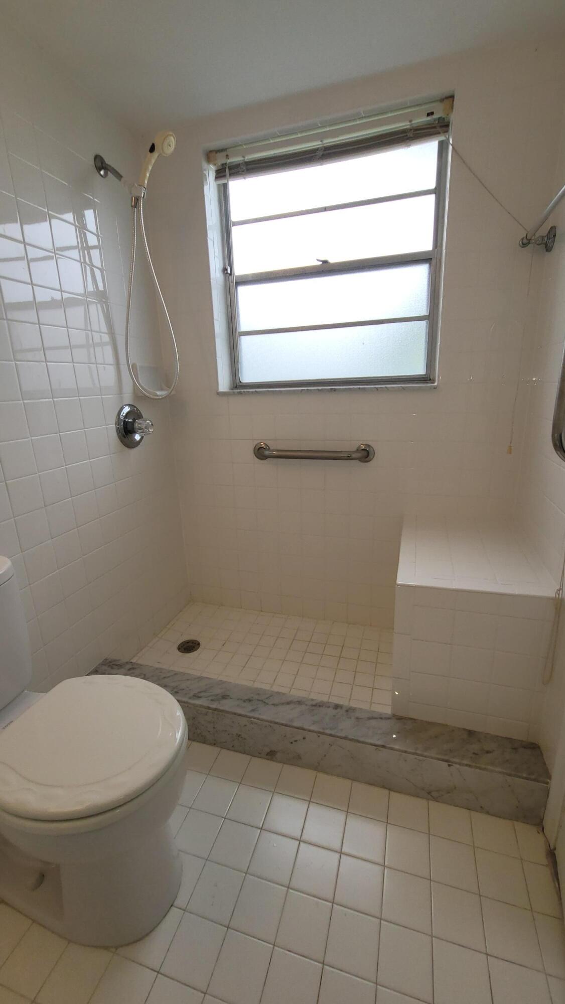 405 Windsor R West Palm Beach, FL 33417 - Photo 17 of 51 16