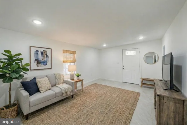 $2,000 | 19 North Main Street, Unit 25A, New Egypt, NJ 08533