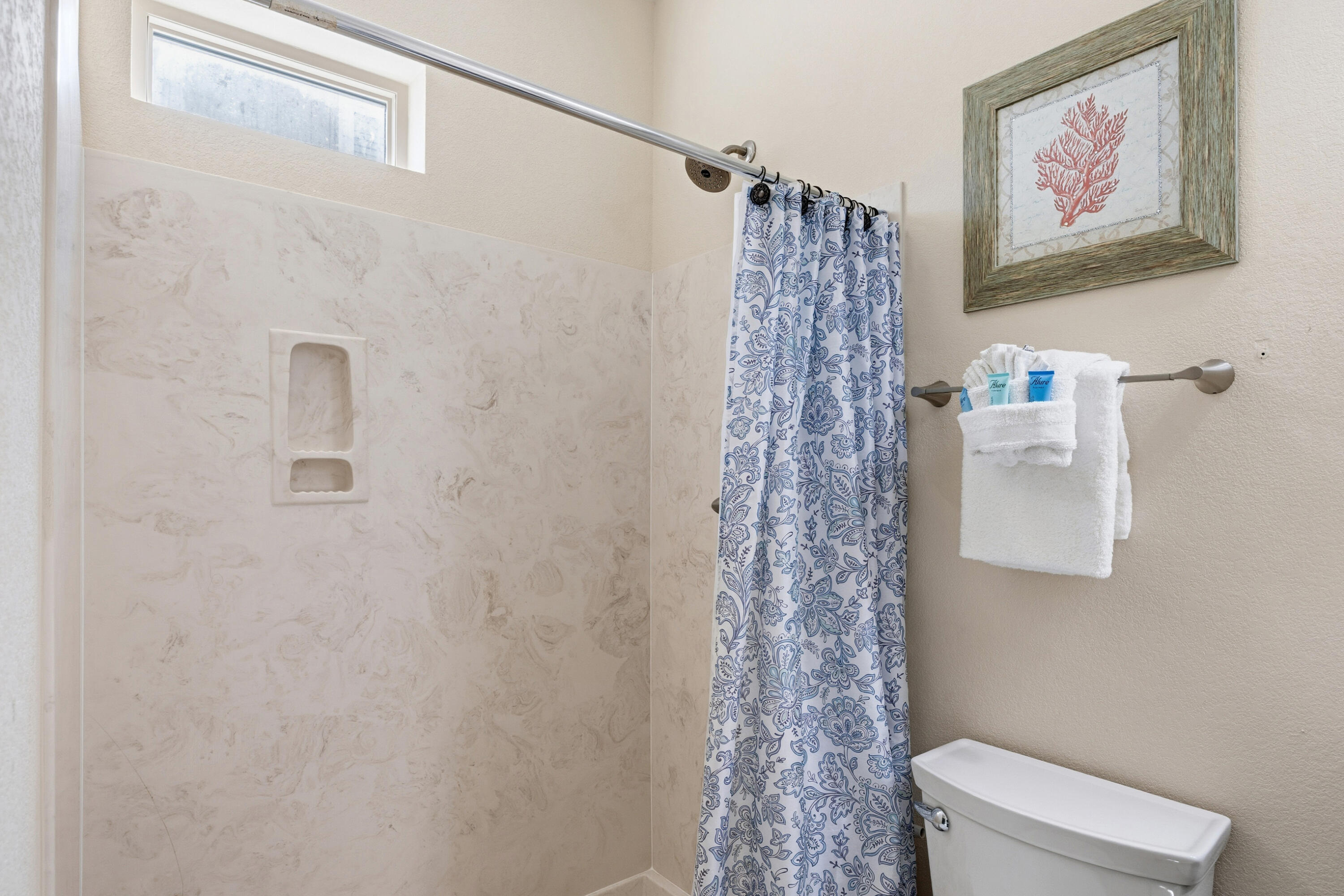 94 Dolphin Street Destin, FL 32541 - Photo 25 of 55 Ensuite Bathroom 2