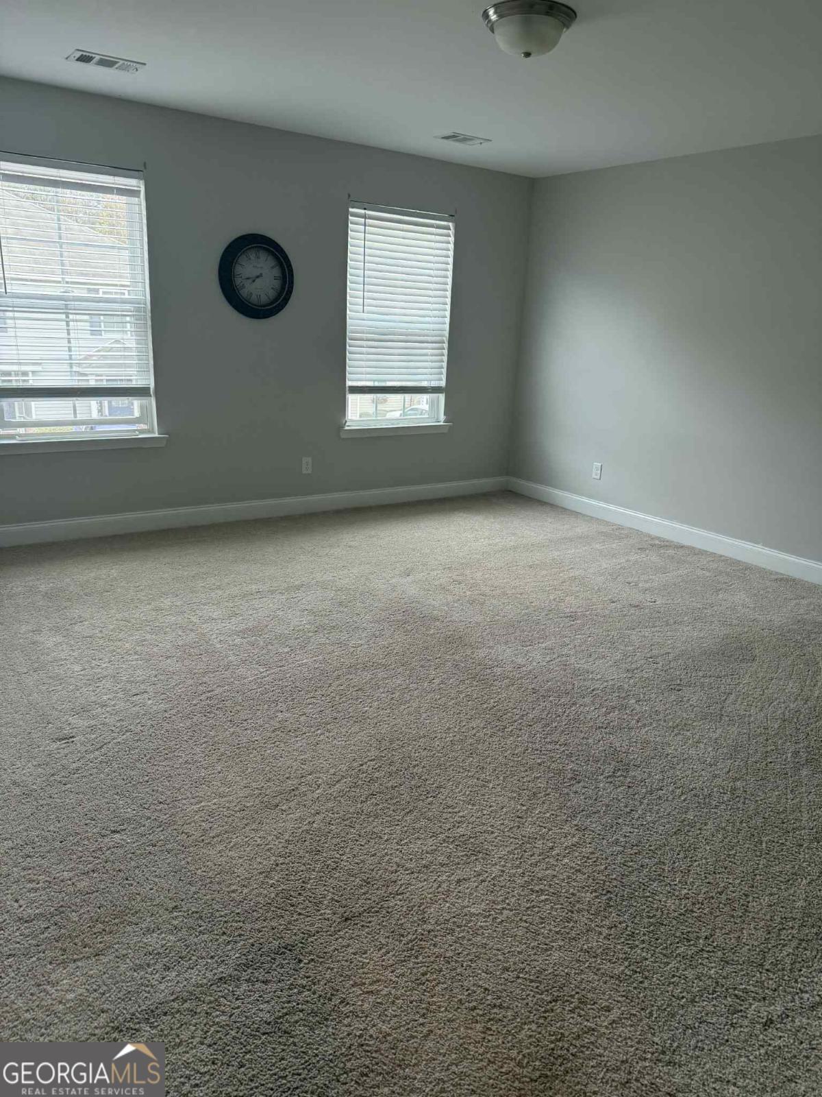 11330 White Bluff Road, Unit 34 Savannah, GA 31419 - Photo 3 of 4 an empty room with a window
