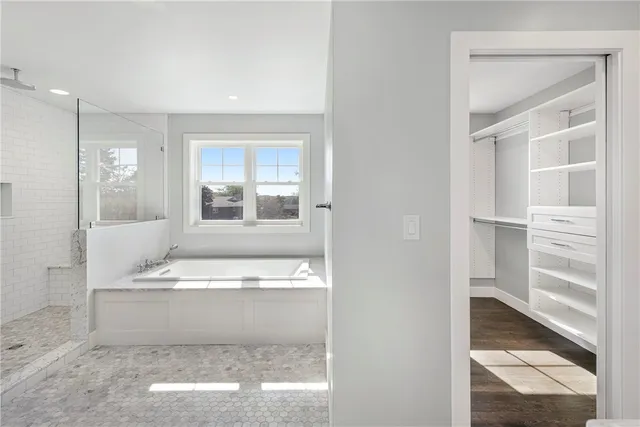 $1,745,000 | 32 Arrowhead Drive, Tiverton, RI 02878