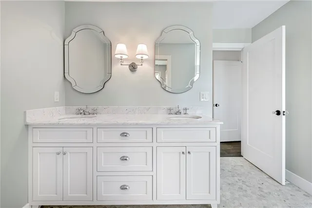 $1,745,000 | 32 Arrowhead Drive, Tiverton, RI 02878