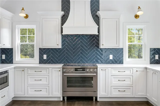 $1,745,000 | 32 Arrowhead Drive, Tiverton, RI 02878