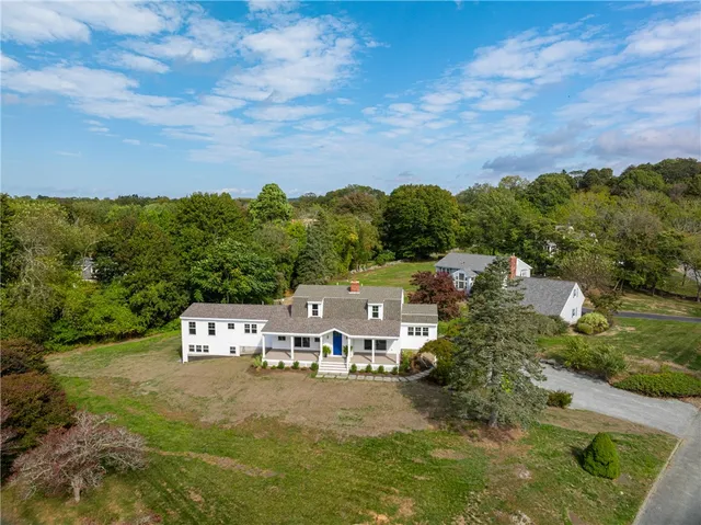 $1,745,000 | 32 Arrowhead Drive, Tiverton, RI 02878