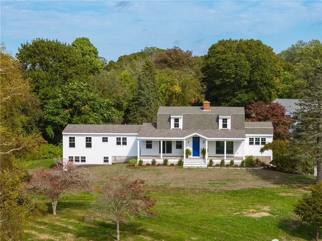$1,745,000 | 32 Arrowhead Drive, Tiverton, RI 02878