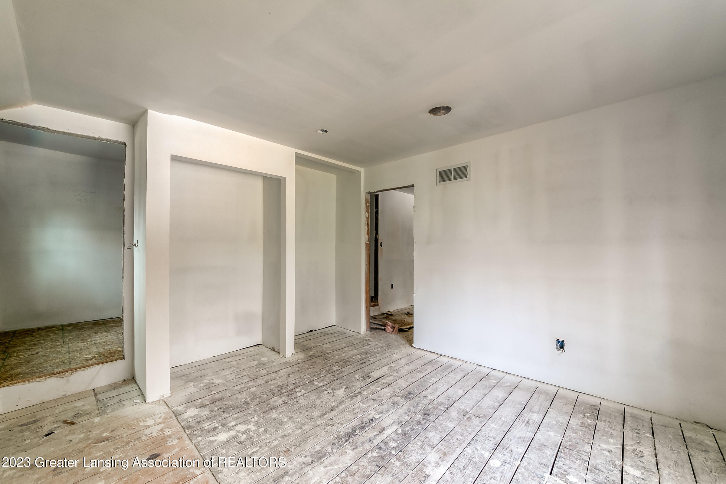 4344 Hulett Road Okemos, MI 48864 - Photo 32 of 48 4344 Hulett rd_34_17