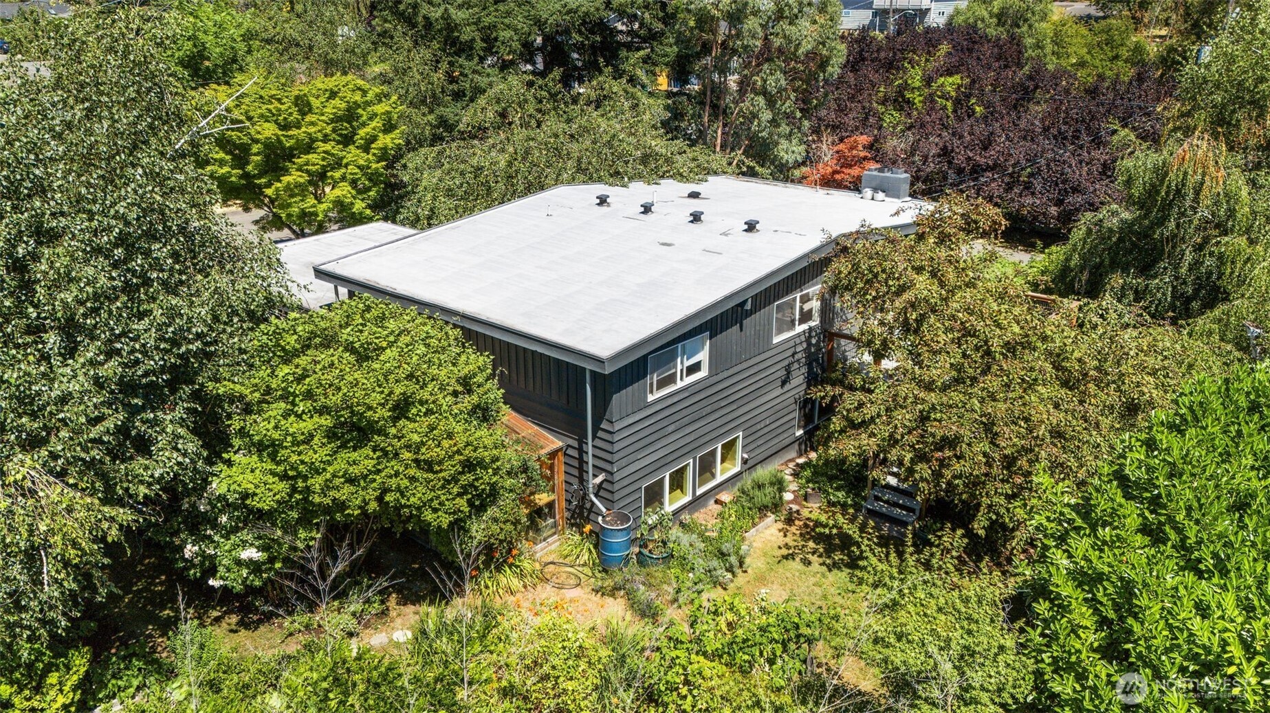 2103 Southwest 110th Street Seattle, WA 98146 - Photo 32 of 35 Gallery Image 32