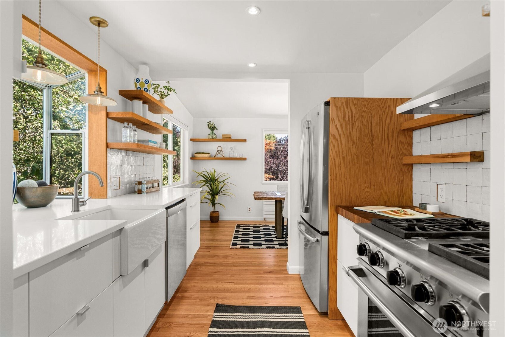 2103 Southwest 110th Street Seattle, WA 98146 - Photo 10 of 35 Gallery Image 10
