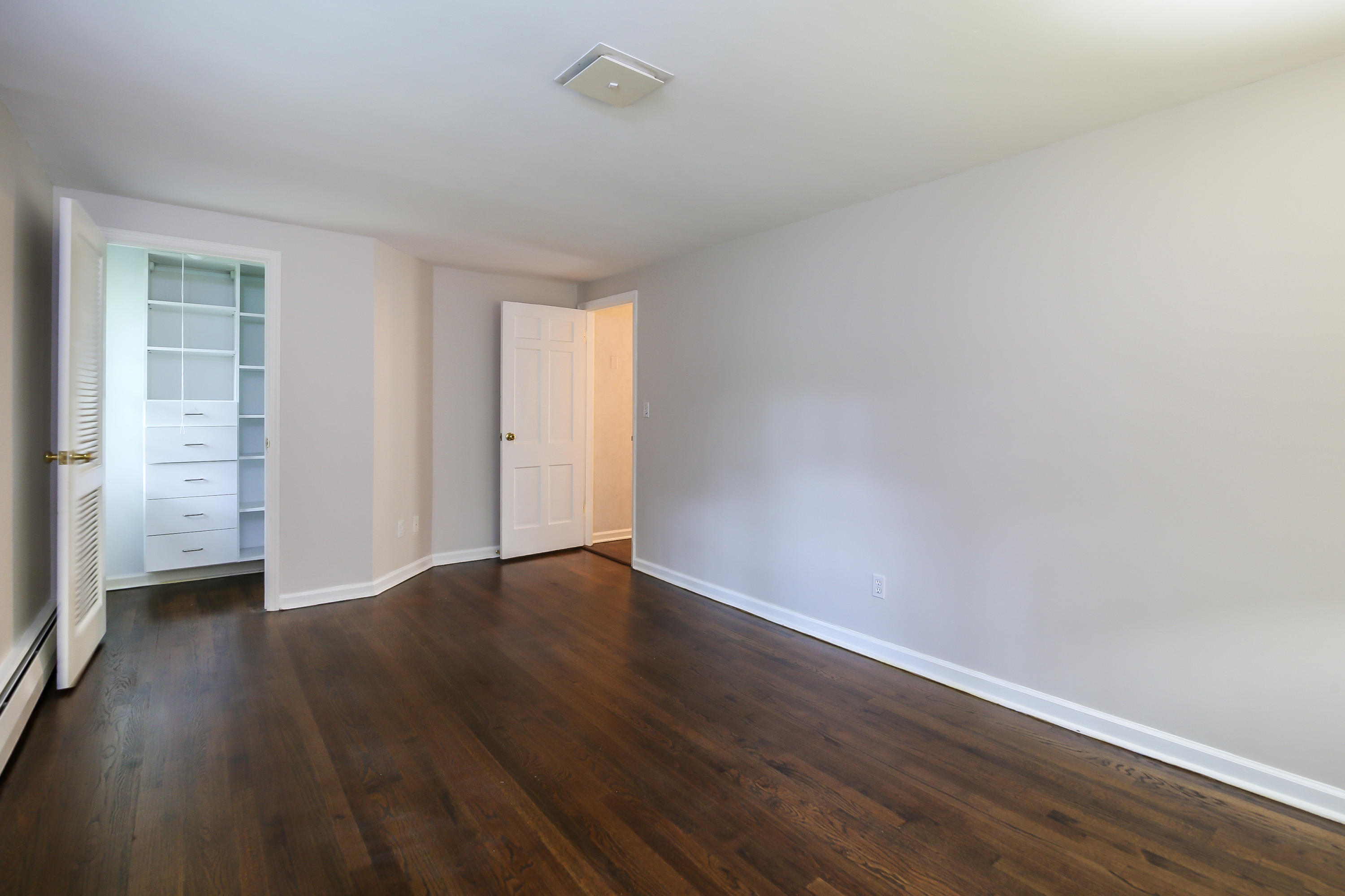 65 Lake Wind Road New Canaan, CT 06840 - Photo 22 of 30 041-Bedroom-4712545-large