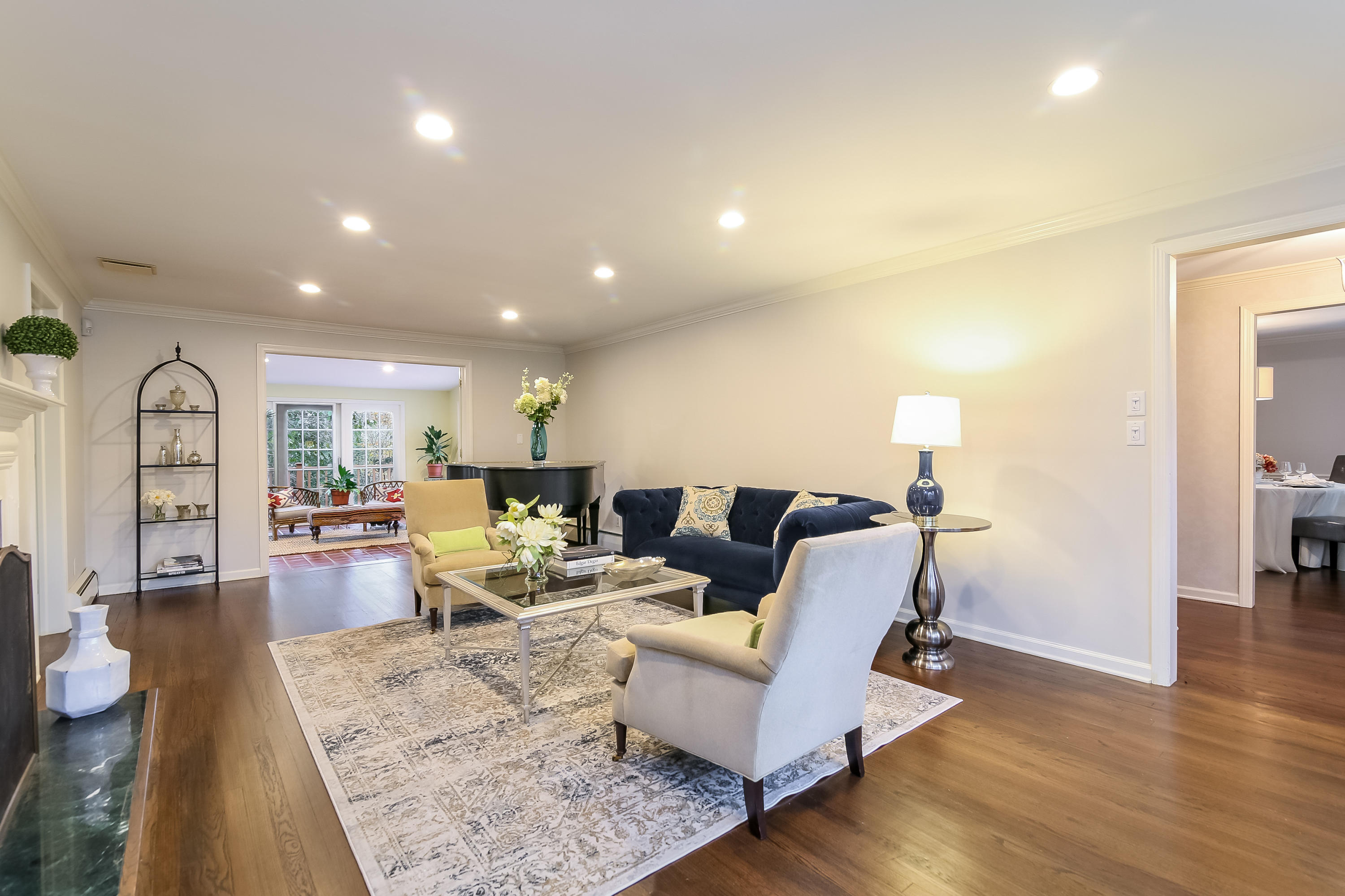 65 Lake Wind Road New Canaan, CT 06840 - Photo 3 of 30 009-Living_Room-5061049-large