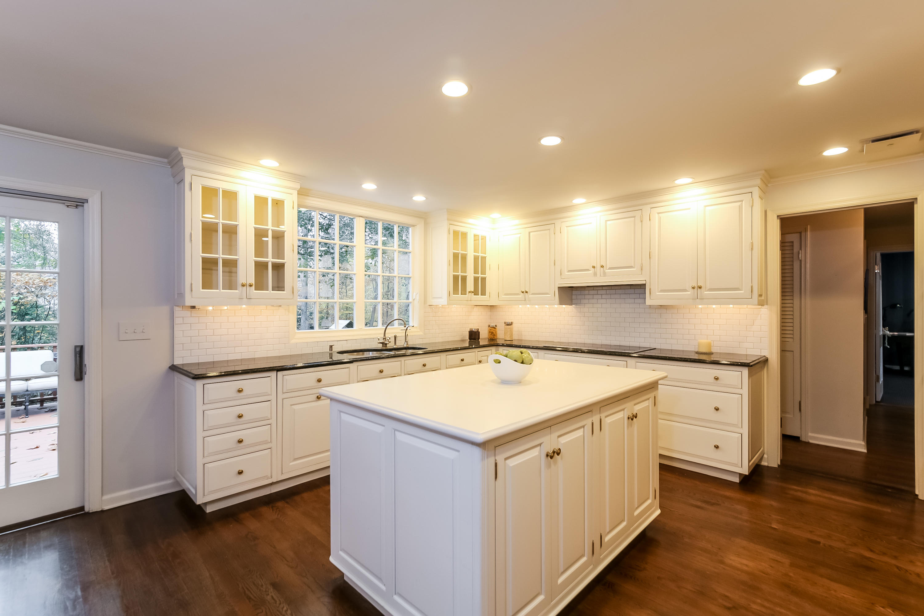 65 Lake Wind Road New Canaan, CT 06840 - Photo 6 of 30 015-Kitchen-5061046-large