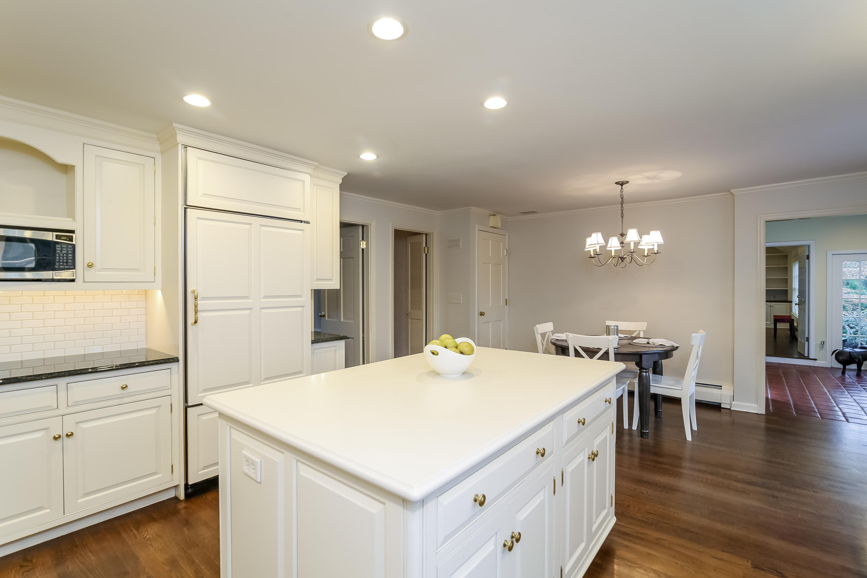 65 Lake Wind Road New Canaan, CT 06840 - Photo 7 of 30 016-Kitchen-5061052-large
