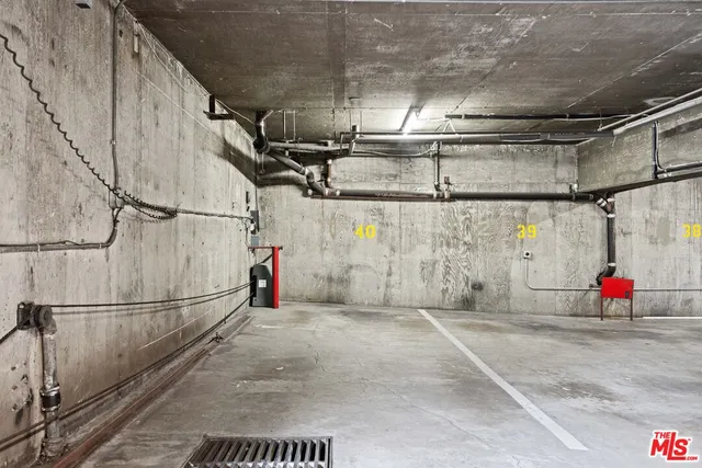 $619,000 | 1221 North Kings Road, Unit 207, West Hollywood, CA 90069