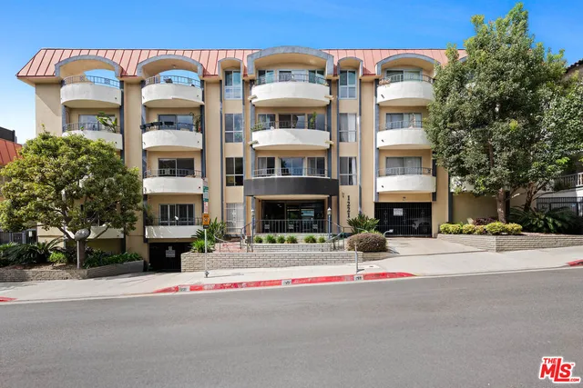 $619,000 | 1221 North Kings Road, Unit 207, West Hollywood, CA 90069
