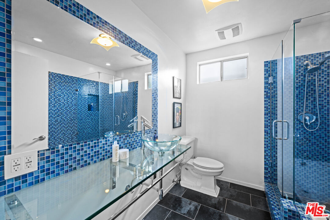 1221 North Kings Road, Unit 207 West Hollywood, CA 90069 - Photo 5 of 12