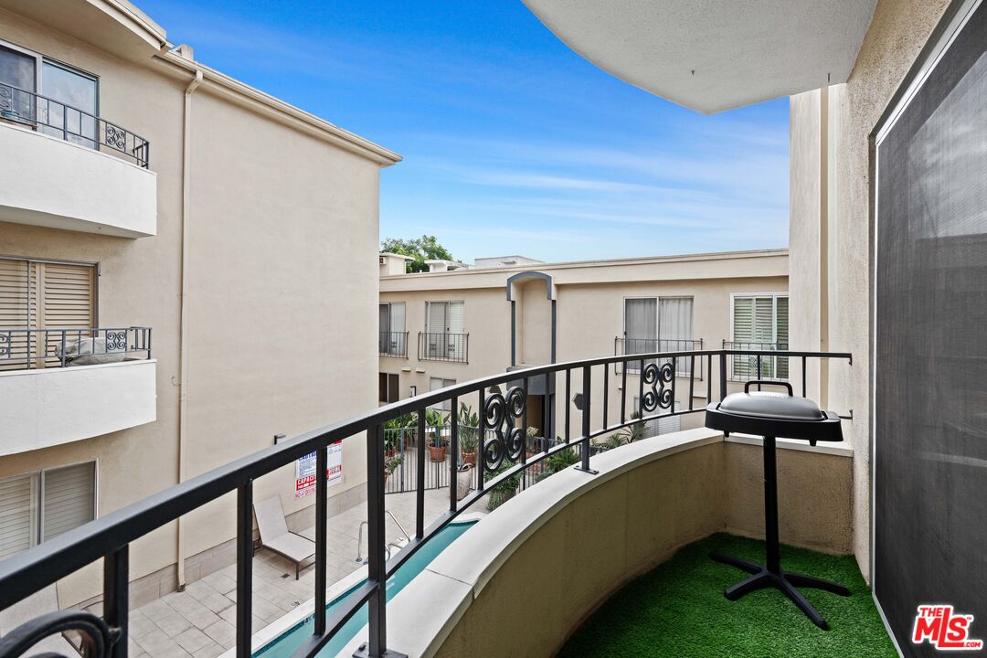 1221 North Kings Road, Unit 207 West Hollywood, CA 90069 - Photo 8 of 12