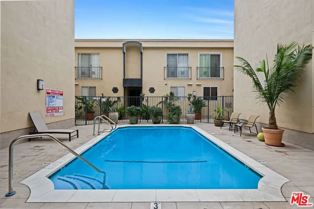 $619,000 | 1221 North Kings Road, Unit 207, West Hollywood, CA 90069