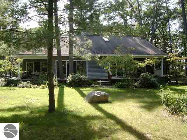 6868 Deepwater Point Road Williamsburg, MI 49690 - Photo 3 of 16 1734374-2.JPG