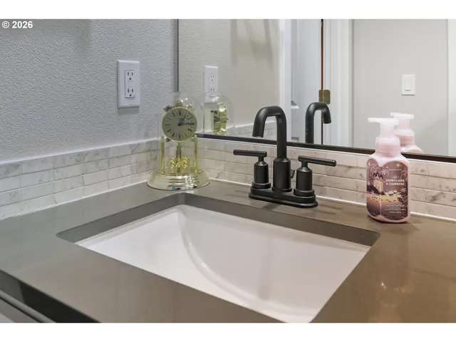 $439,000 | 12685 Southeast Zion Street, Damascus, OR 97089