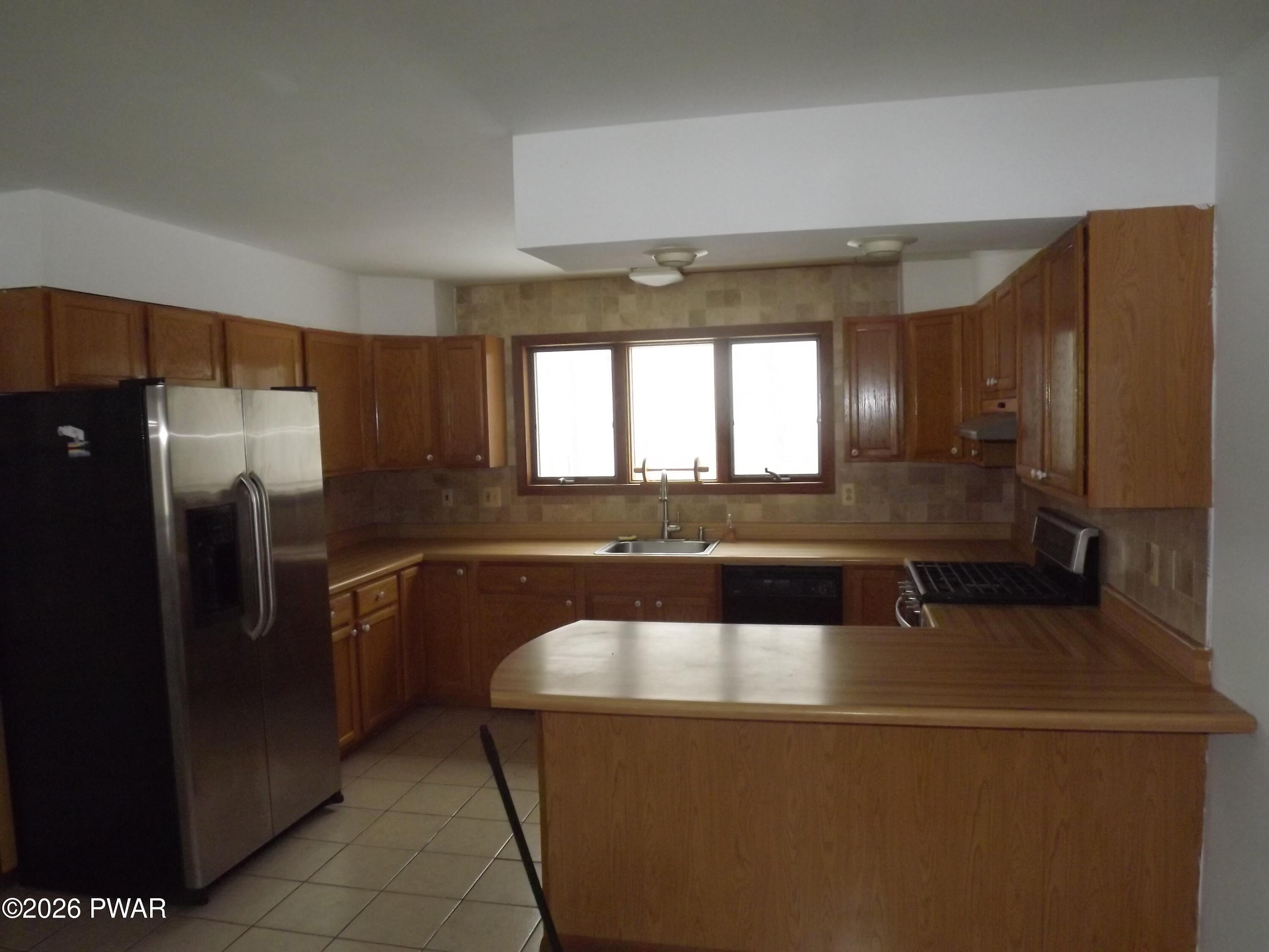 129 Hawk View Drive Milford, PA 18337 - Photo 2 of 31