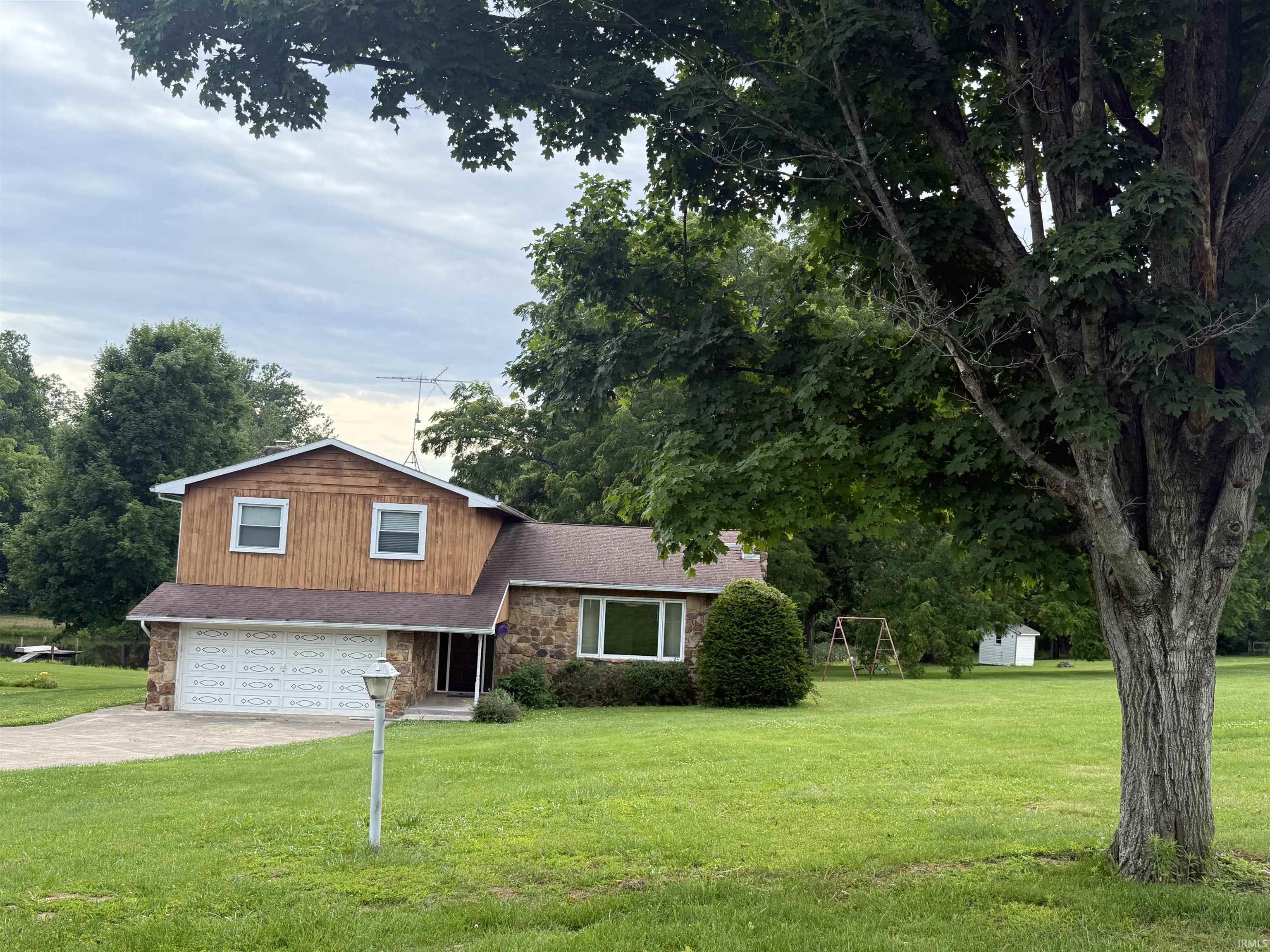 2919 Schooling Road Spencer, IN 47460 - Photo 2 of 48