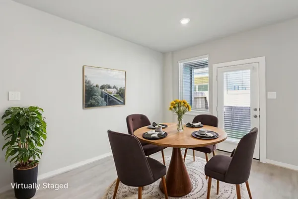 $2,475 | 567 Avisa Drive, Kemah, TX 77565