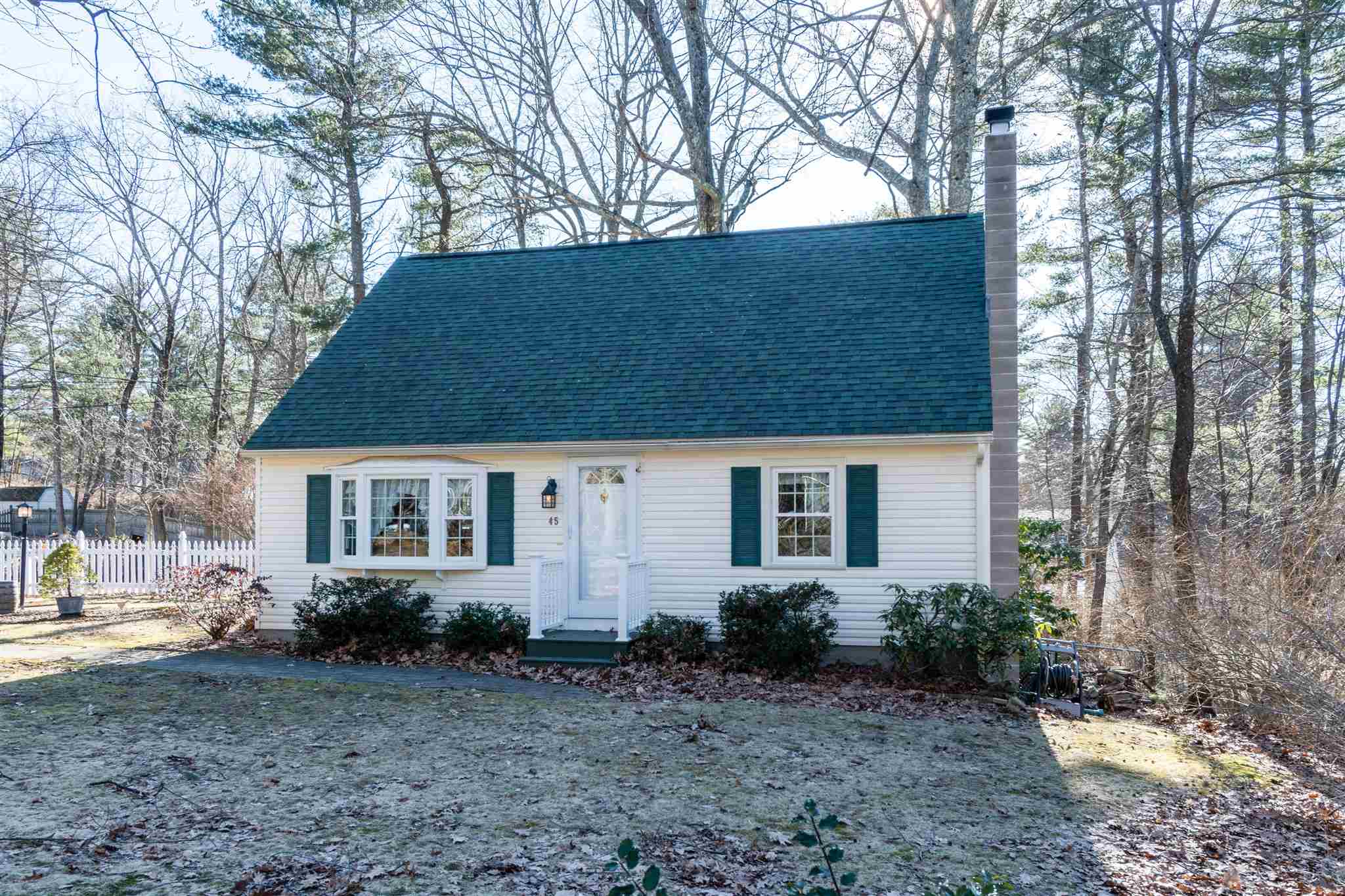 45 Conant Road Nashua, NH 03062 - Photo 2 of 26