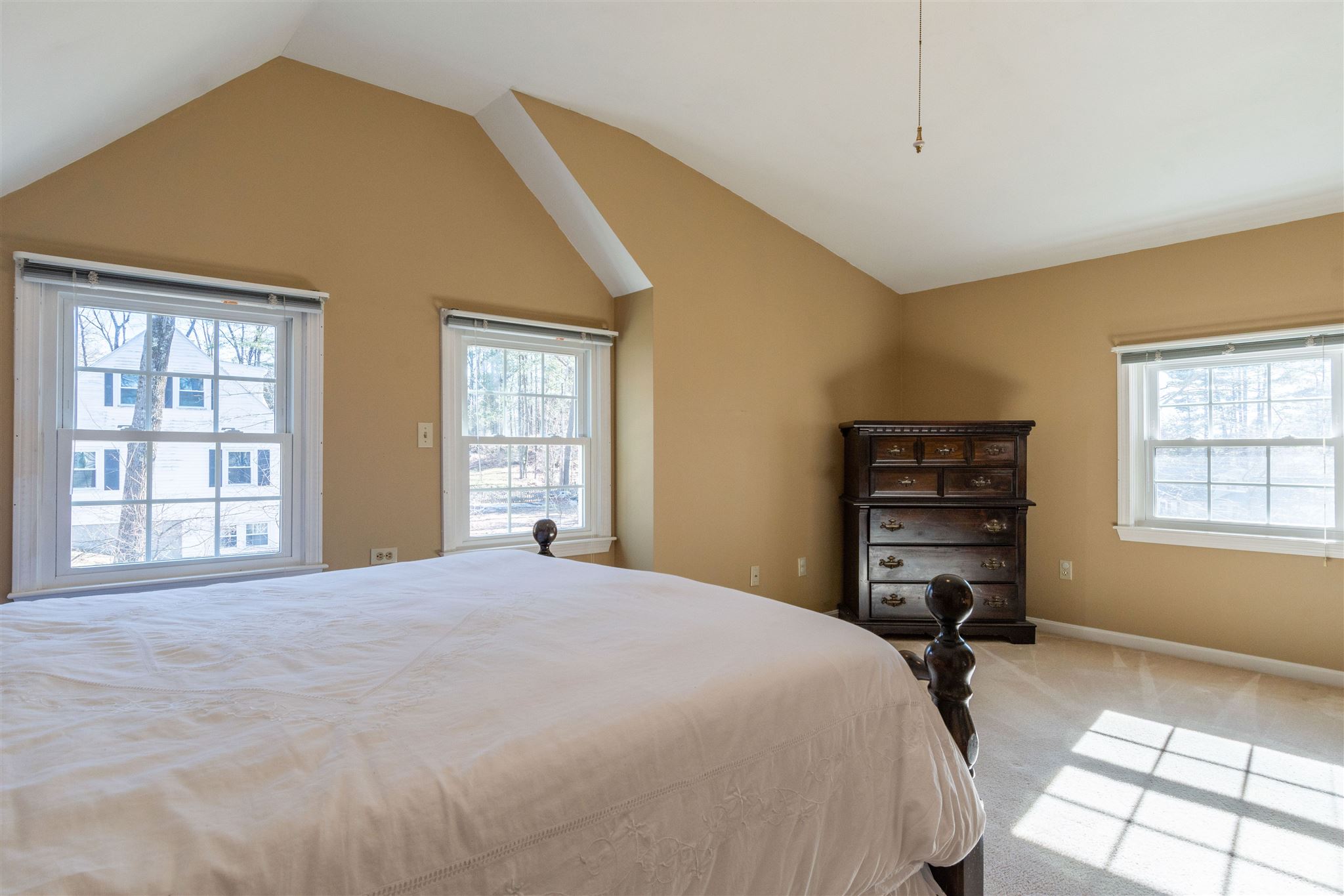 45 Conant Road Nashua, NH 03062 - Photo 13 of 26