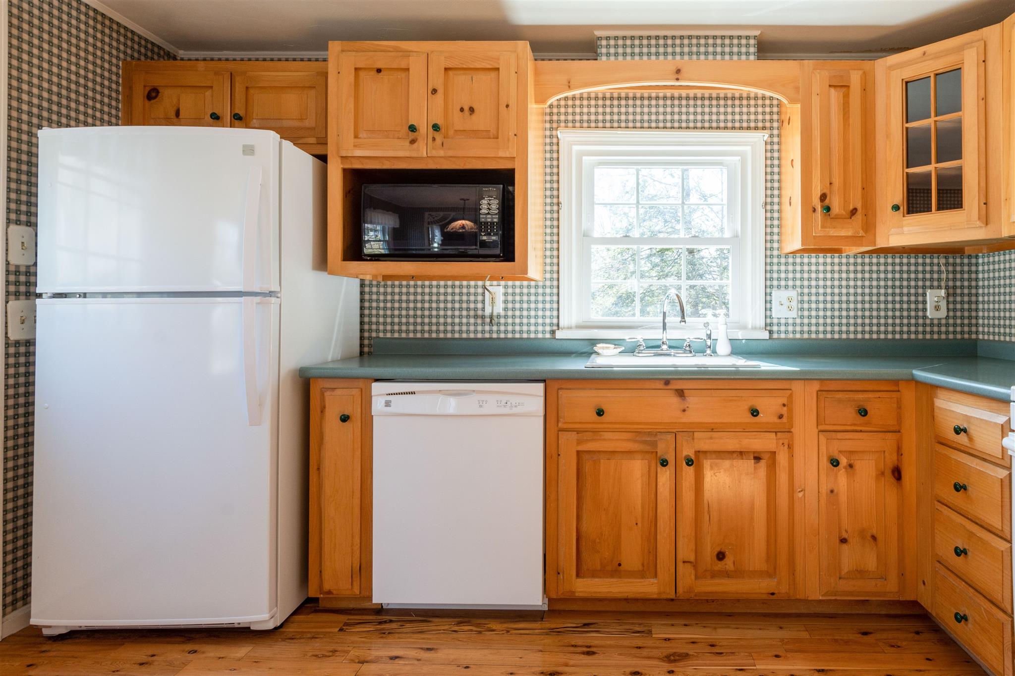 45 Conant Road Nashua, NH 03062 - Photo 5 of 26