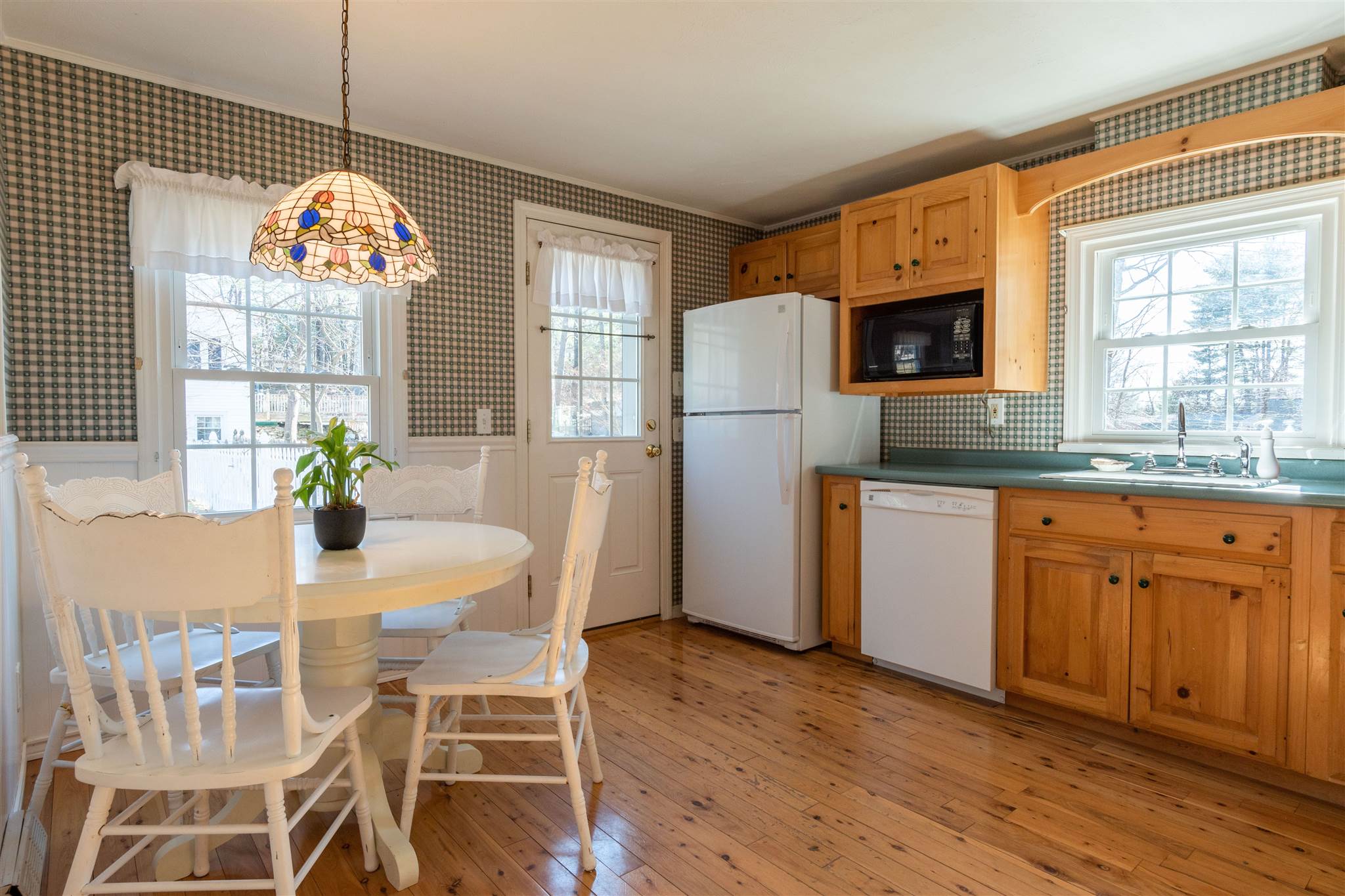 45 Conant Road Nashua, NH 03062 - Photo 6 of 26