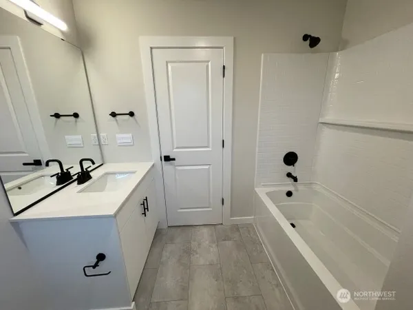 $3,695 | 14707 87th Avenue Southeast, Unit Z1, Snohomish, WA 98296