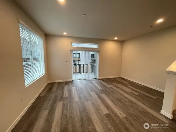 $3,695 | 14707 87th Avenue Southeast, Unit Z1, Snohomish, WA 98296