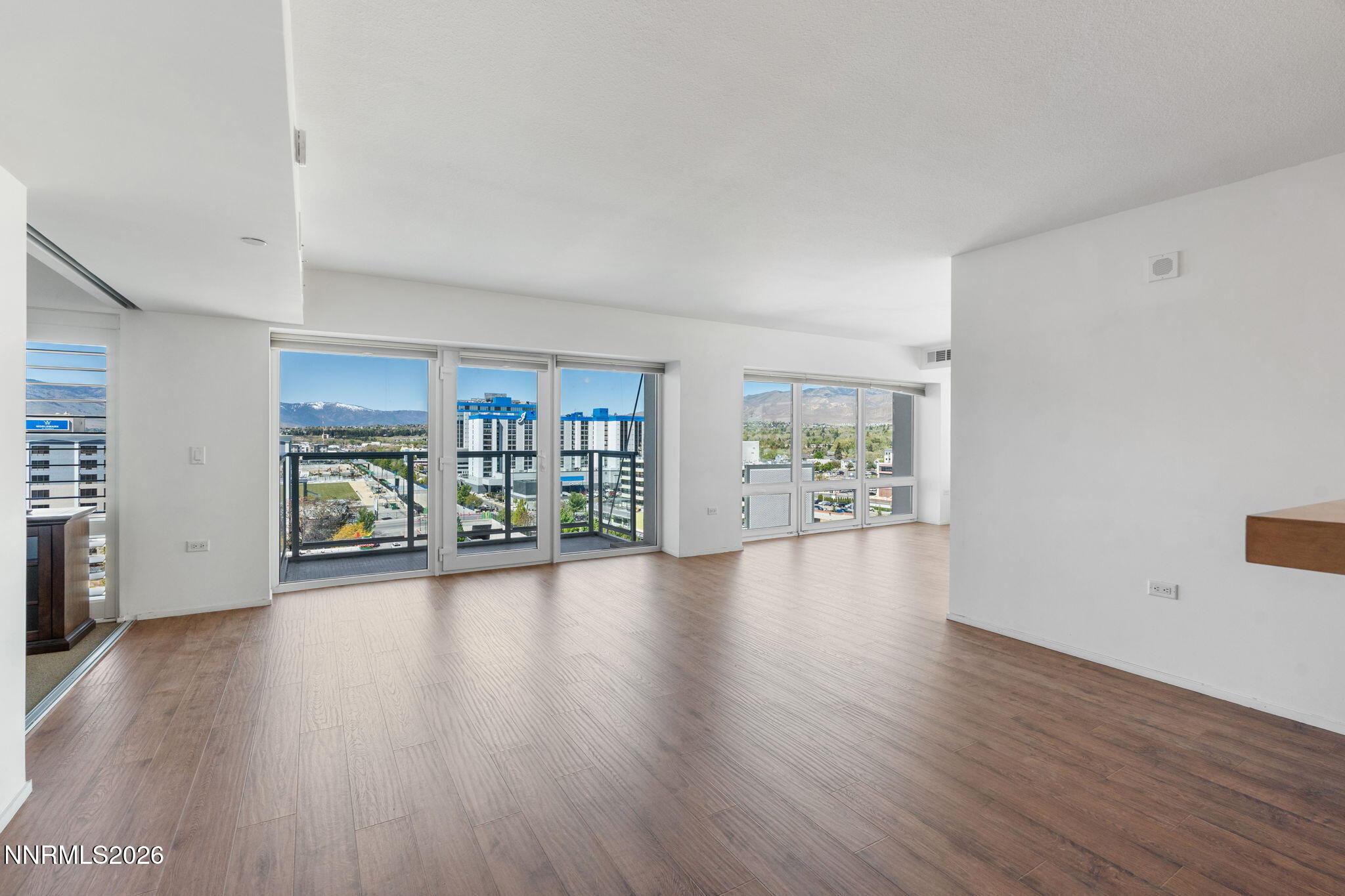 255 North Sierra Street, Unit 1012 Reno, NV 89501 - Photo 11 of 29 10-web-or-mls-DSC01827