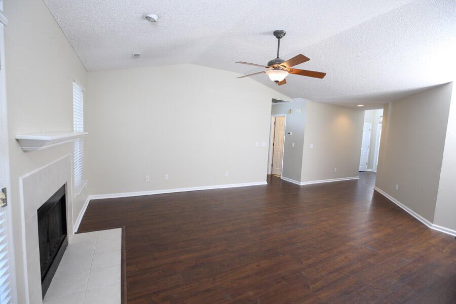 1317 Lantern Road Summerville, SC 29486 - Photo 6 of 23 VFP_5627