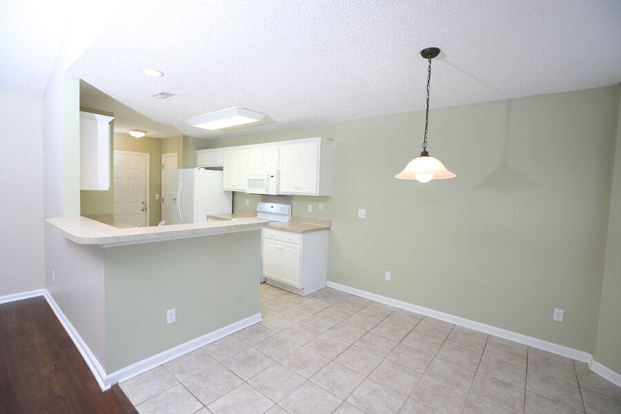 1317 Lantern Road Summerville, SC 29486 - Photo 7 of 23 VFP_5629