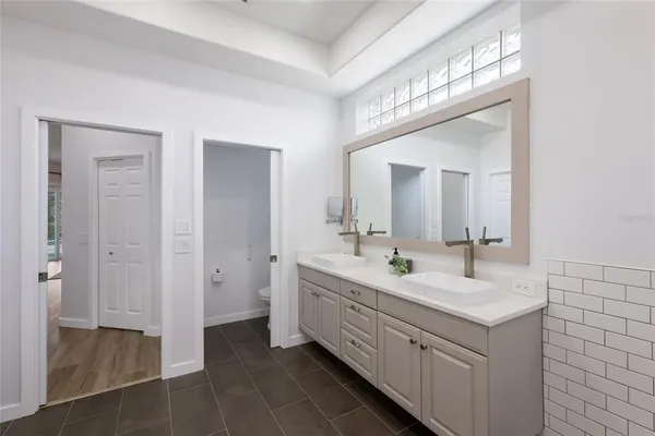 $10,000 | 8009 Royal Birkdale Circle, Lakewood Ranch, FL 34202