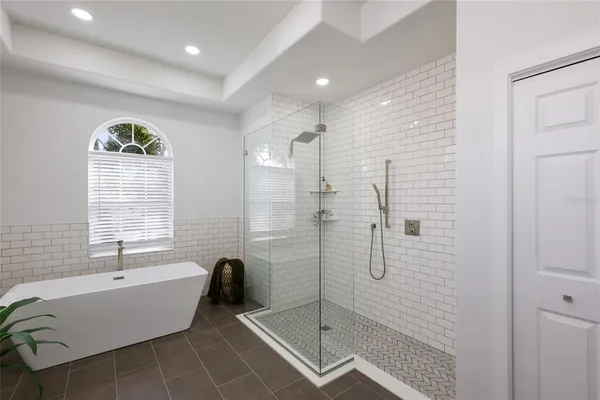 $10,000 | 8009 Royal Birkdale Circle, Lakewood Ranch, FL 34202