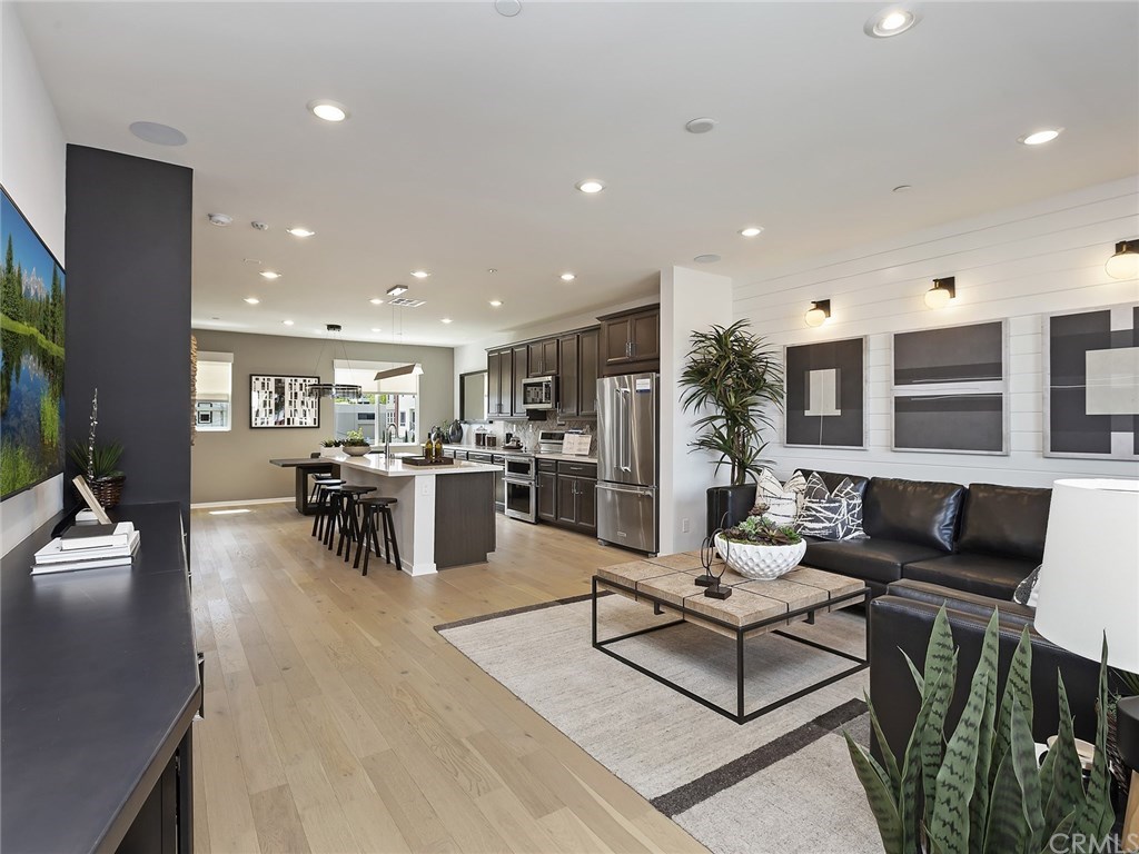 134 Citysquare Irvine, CA 92614 - Photo 12 of 38