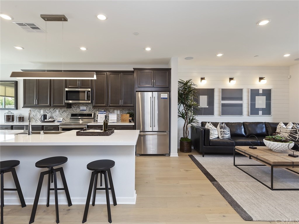 134 Citysquare Irvine, CA 92614 - Photo 13 of 38