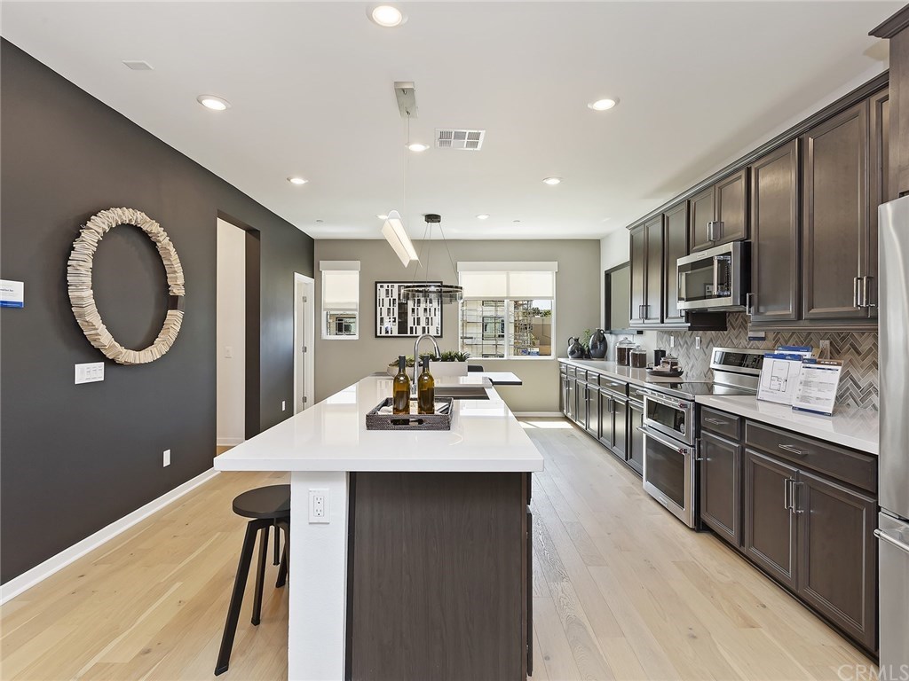 134 Citysquare Irvine, CA 92614 - Photo 14 of 38